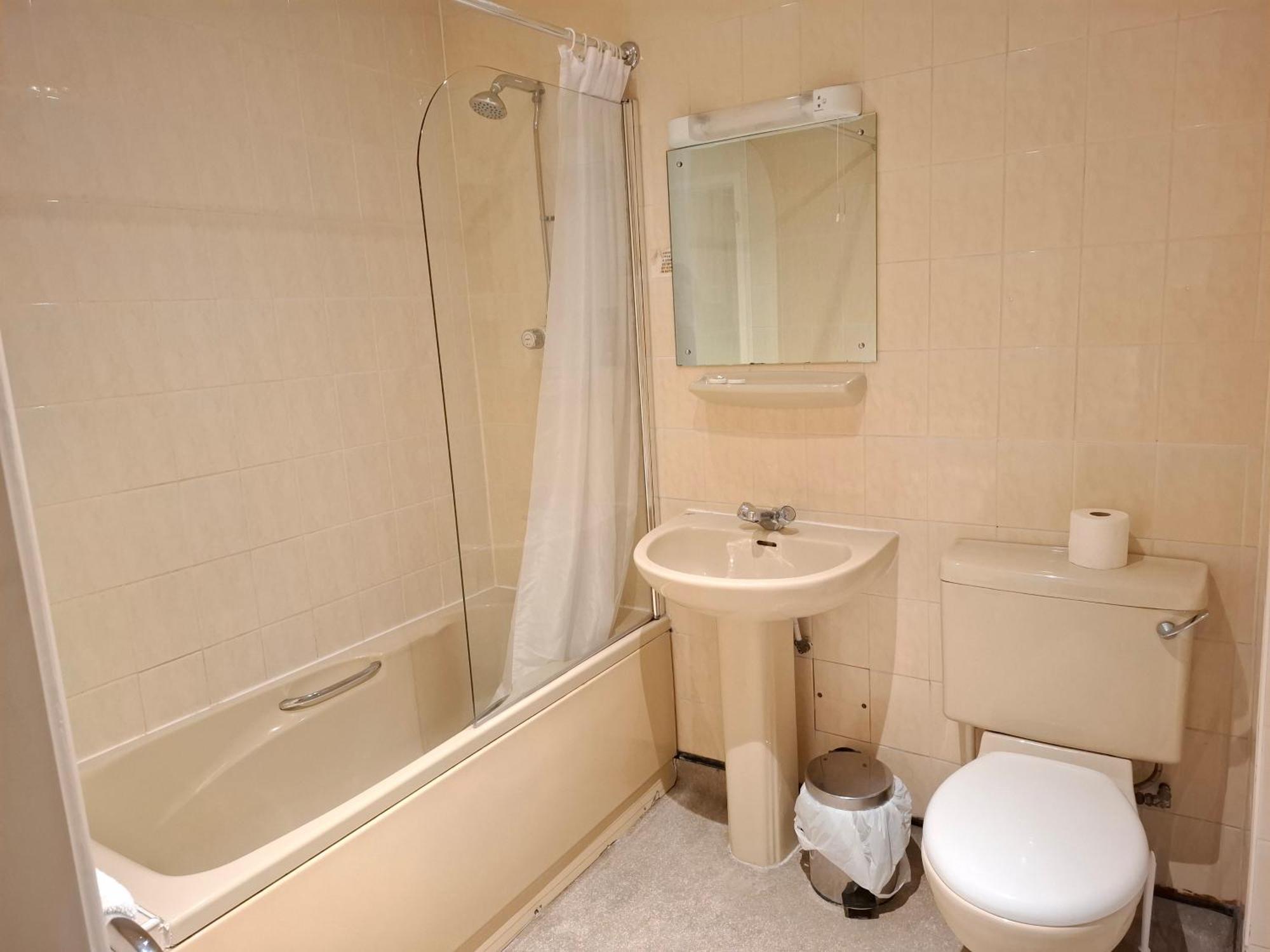 Borough Arms Hotel Newcastle-under-Lyme Esterno foto