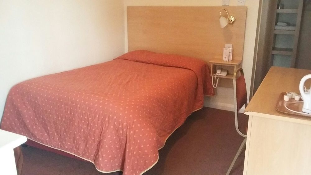 Borough Arms Hotel Newcastle-under-Lyme Esterno foto