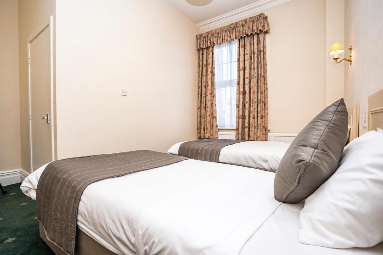 Borough Arms Hotel Newcastle-under-Lyme Esterno foto